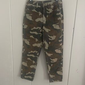 American Eagle Pant Jean Camouflage Green Corduroy Utility Chic Grunge Bohemian